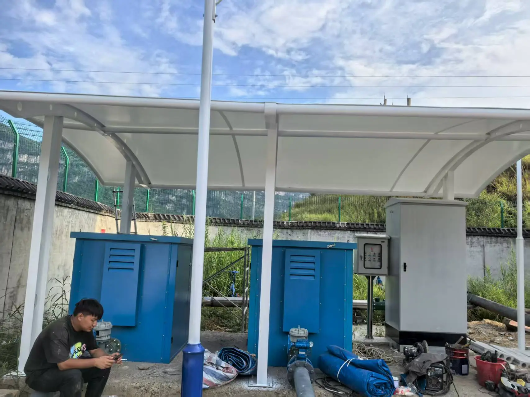 贵州毕节膜结构棚怎么选？多雨高湿山区，避开低价铁皮棚与劣质膜材坑
